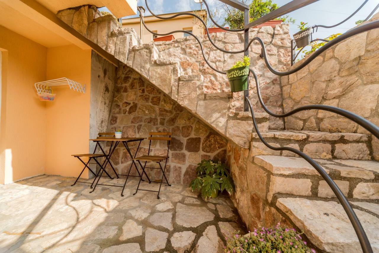 Guest House Luna Virpazar Bagian luar foto