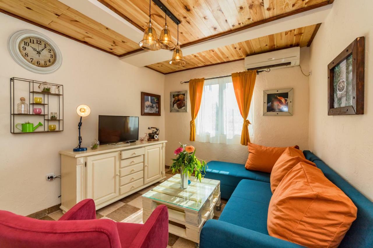 Guest House Luna Virpazar Bagian luar foto