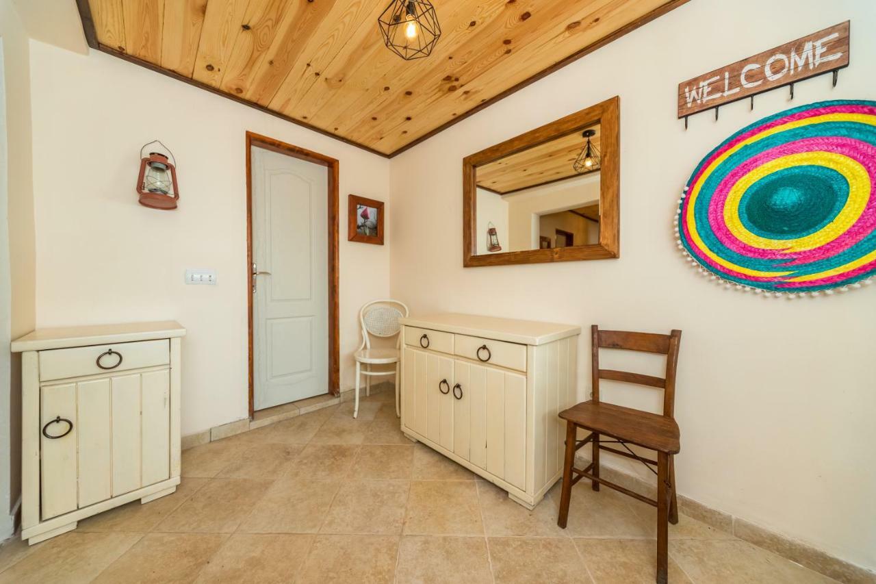 Guest House Luna Virpazar Bagian luar foto