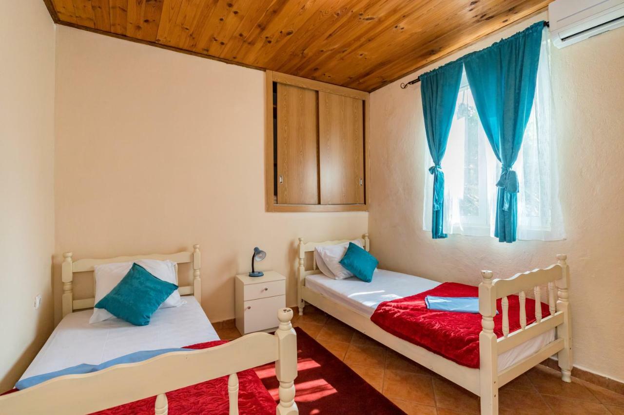 Guest House Luna Virpazar Bagian luar foto